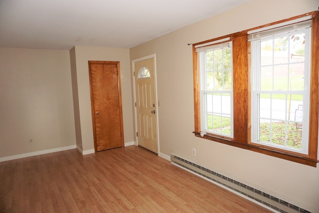 5 Fairview Park Road, Unit 3 Sturbridge, MA 01566 - Photo 2 of 16