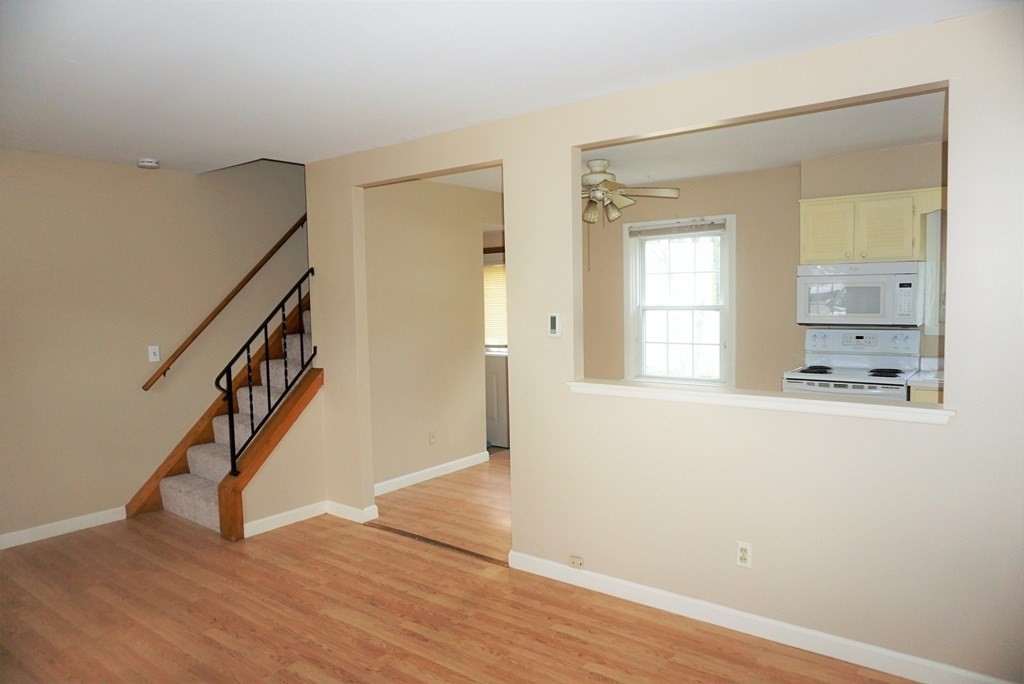 5 Fairview Park Road, Unit 3 Sturbridge, MA 01566 - Photo 4 of 16