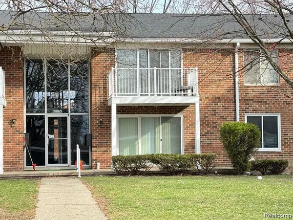 $1,650 | 16880 Edloytom Way, Unit 137, Clinton Township, MI 48038