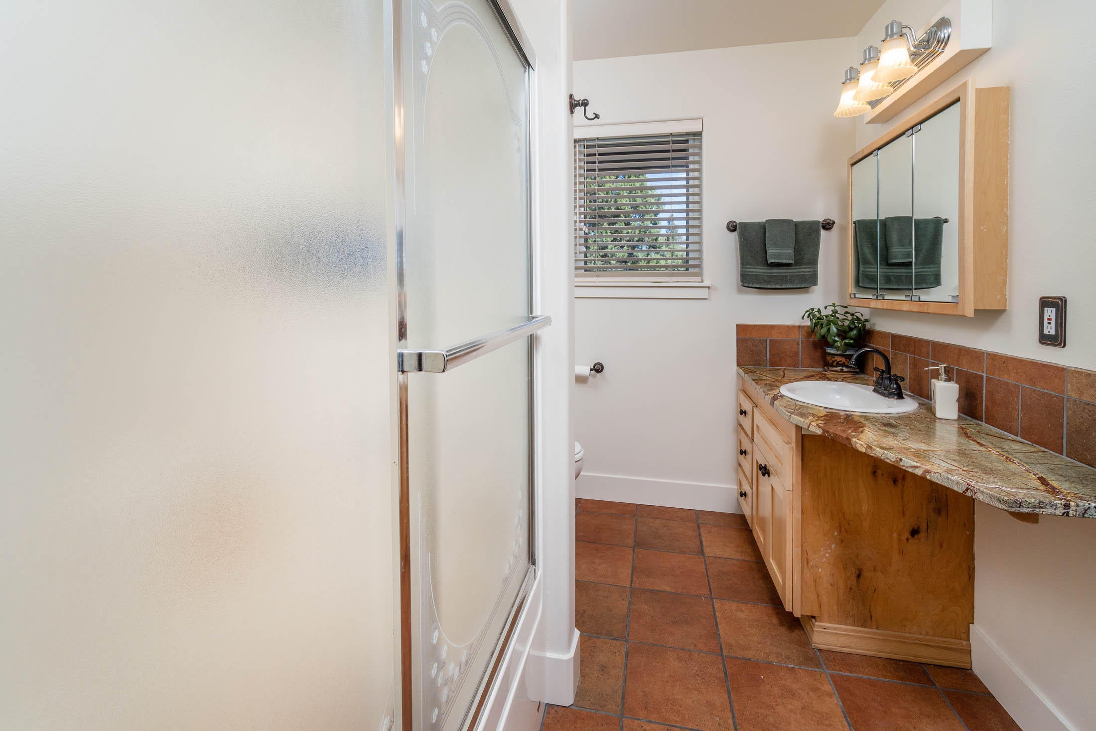 60786 Bozeman Trail Bend, OR 97702 - Photo 15 of 22 15