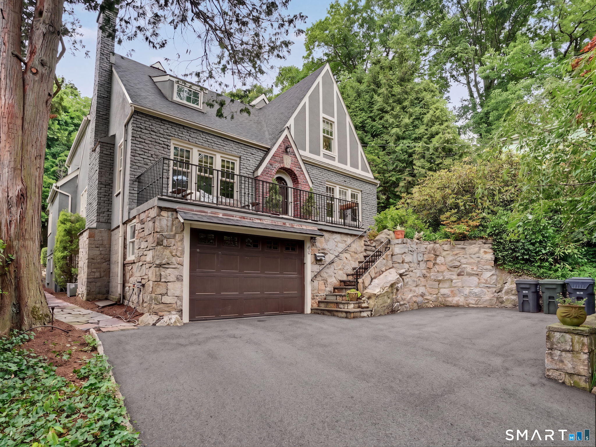 46 Valleywood Road Greenwich, CT 06830 - Photo 2 of 38