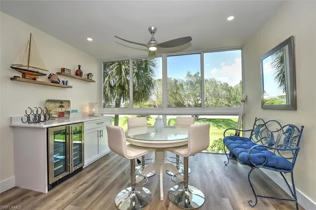 $8,500 | 684 Broad Avenue South, Unit J684, Naples, FL 34102