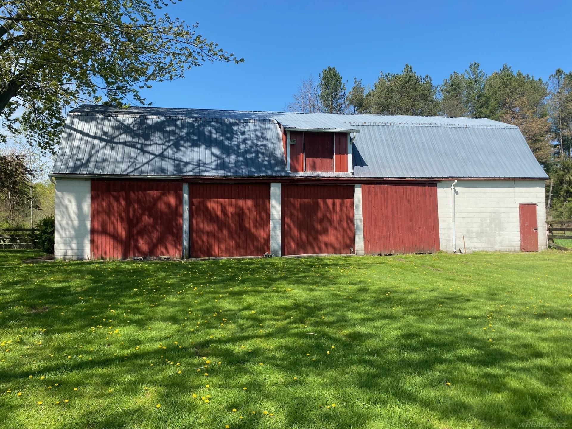 9224 Weber Road Columbus, MI 48063 - Photo 4 of 13