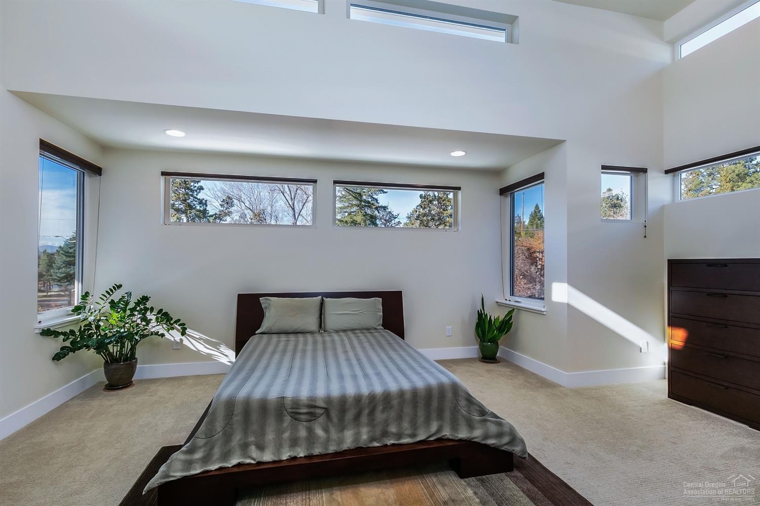63368 O. B. Riley Road Bend, OR 97703 - Photo 10 of 25 Gallery Image 10