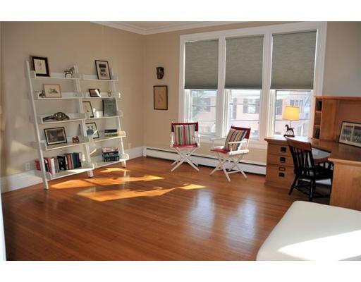 54 Barnes Street Providence, RI 02906 - Photo 9 of 12 Bedroom. 2nd floor double bedroom with fireplace