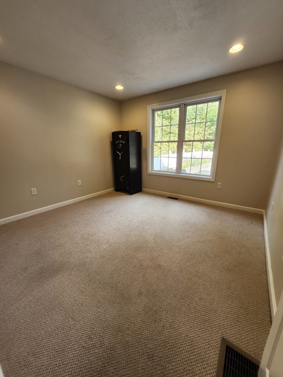 20 Woodridge Road Millbury, MA 01527 - Photo 16 of 37