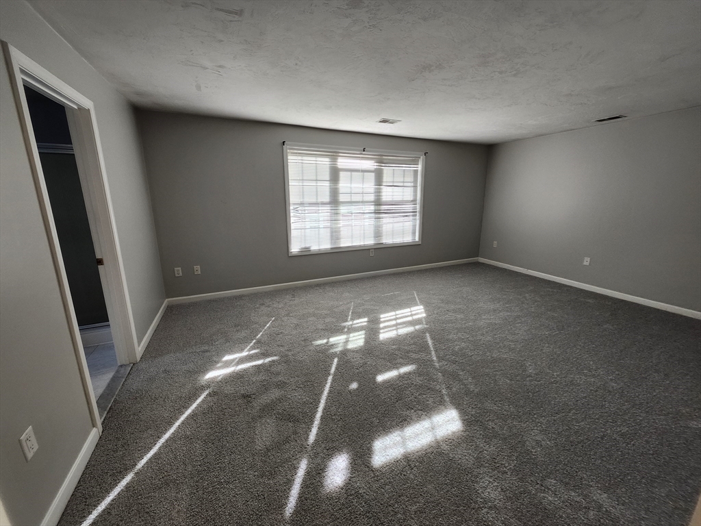 20 Woodridge Road Millbury, MA 01527 - Photo 19 of 37