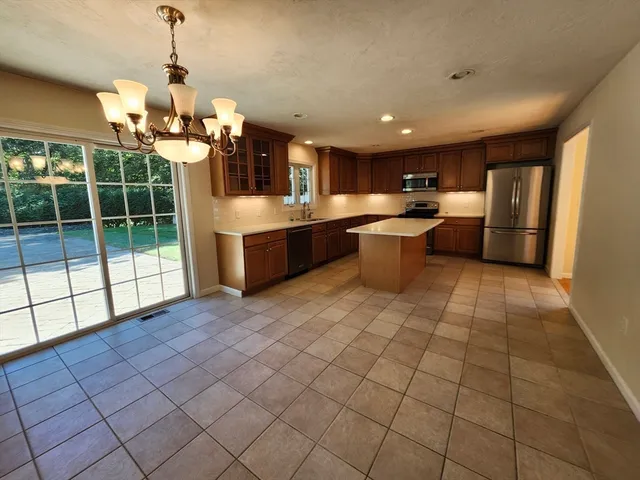 $864,900 | 20 Woodridge Road, Millbury, MA 01527