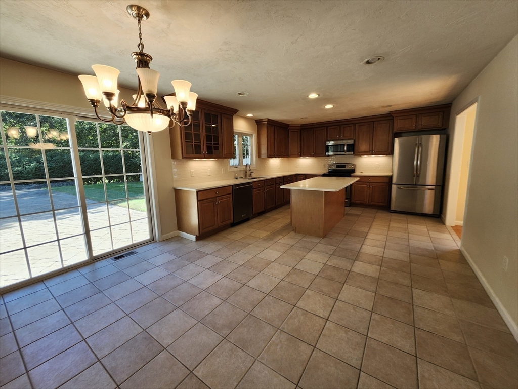 20 Woodridge Road Millbury, MA 01527 - Photo 10 of 37