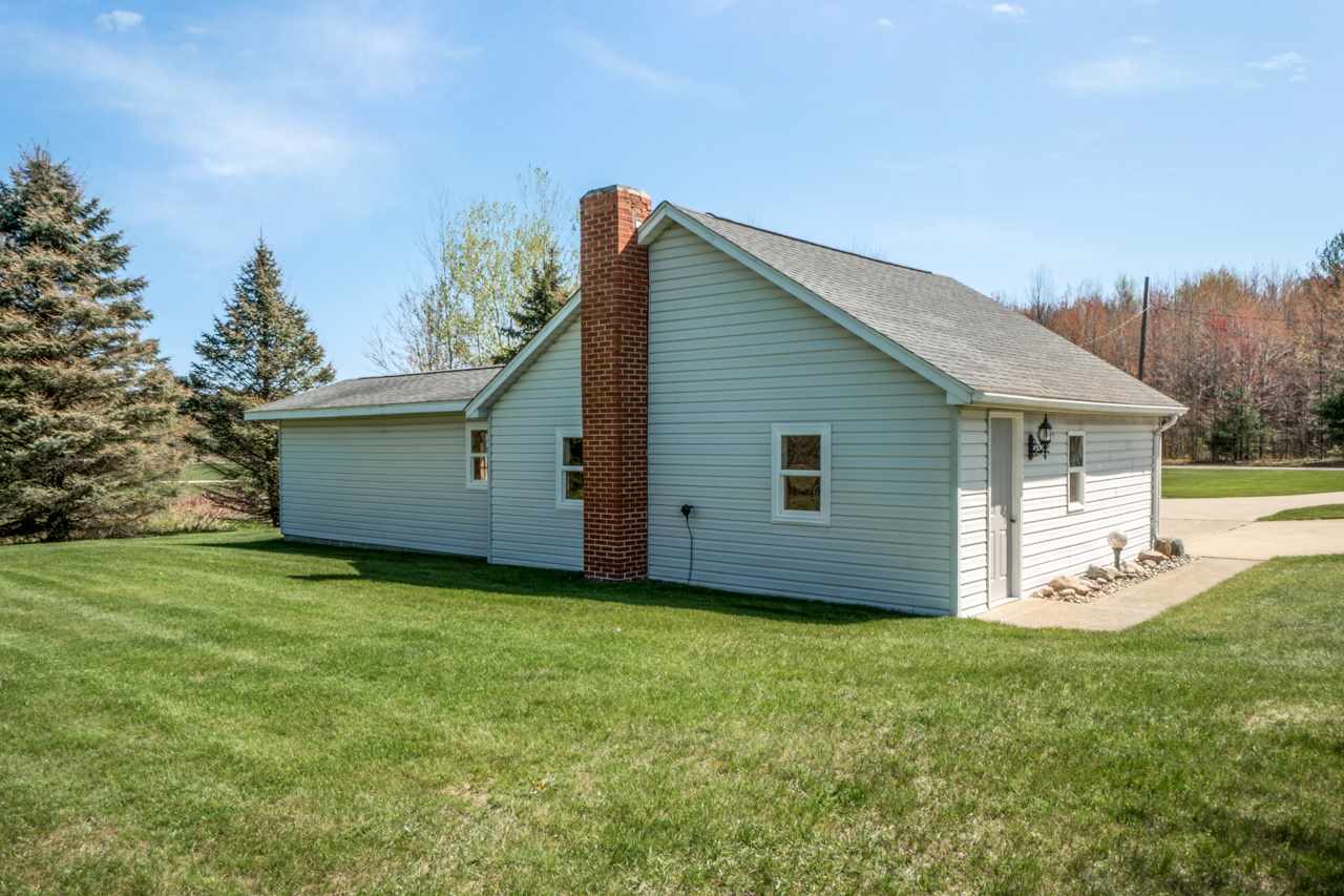 11380 Nichols Road Burt, MI 48417 - Photo 22 of 37