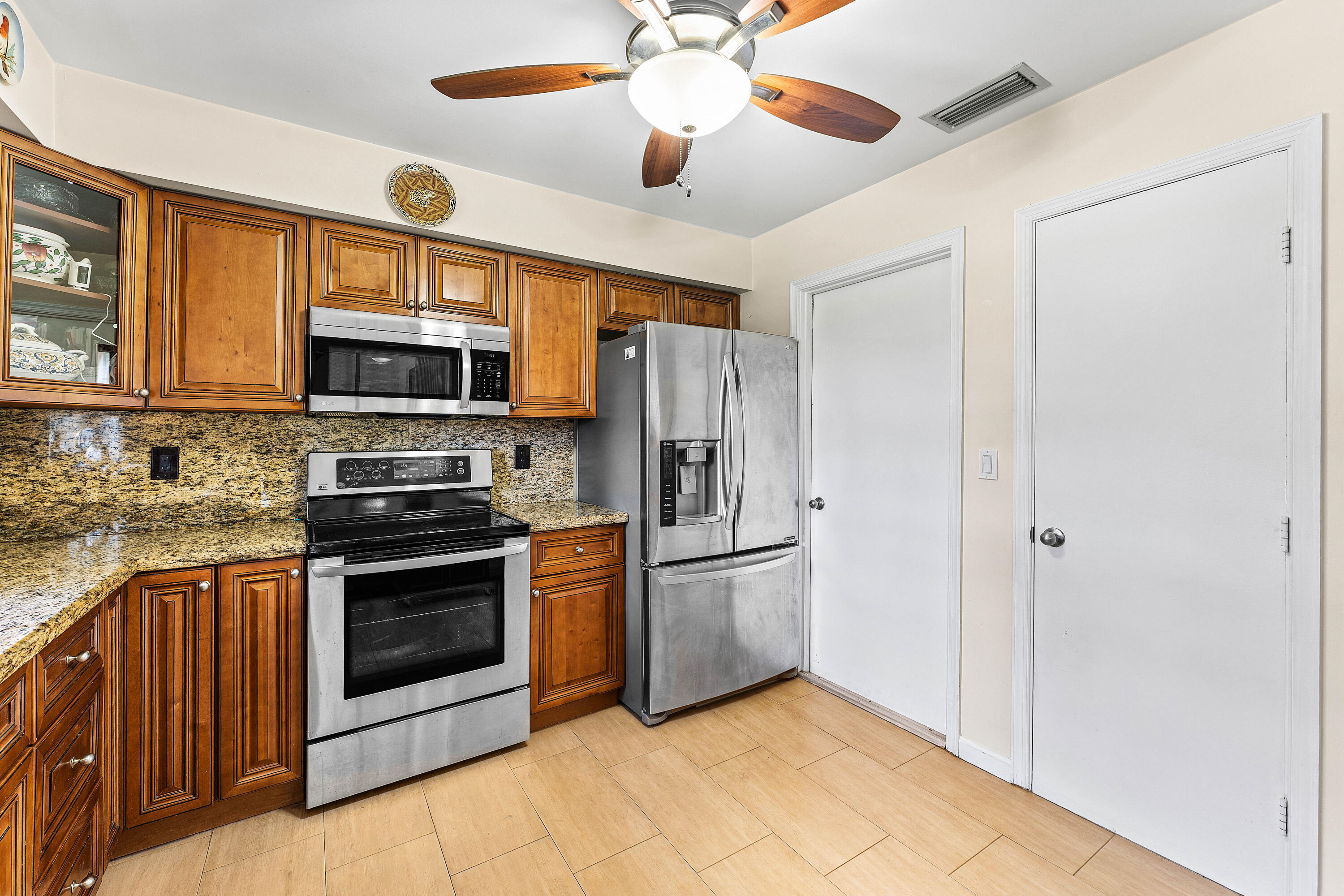 4520 Ficus Tree Road Boynton Beach, FL 33436 - Photo 12 of 24 012-4520FicusTreeRoad-A-BoyntonBeach-FL-