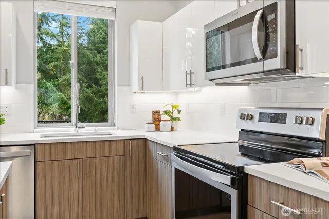 $719,000 | 7628 222nd Street Southwest, Unit B4, Edmonds, WA 98026