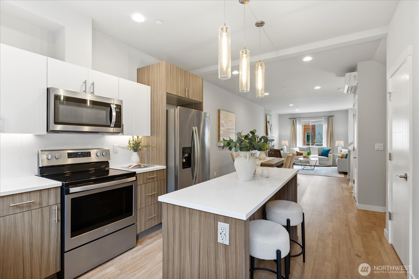 7628 222nd Street Southwest, Unit B4 Edmonds, WA 98026 - Photo 7 of 40