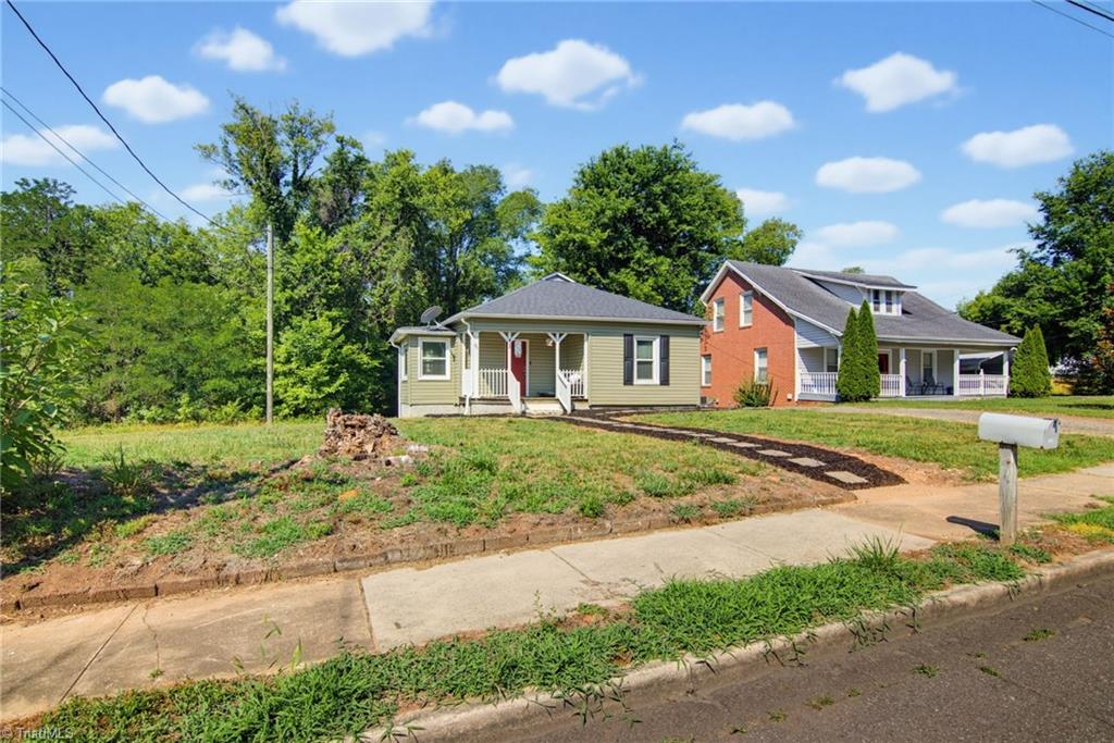 717 Patrick Street Eden, NC 27288 - Photo 5 of 29