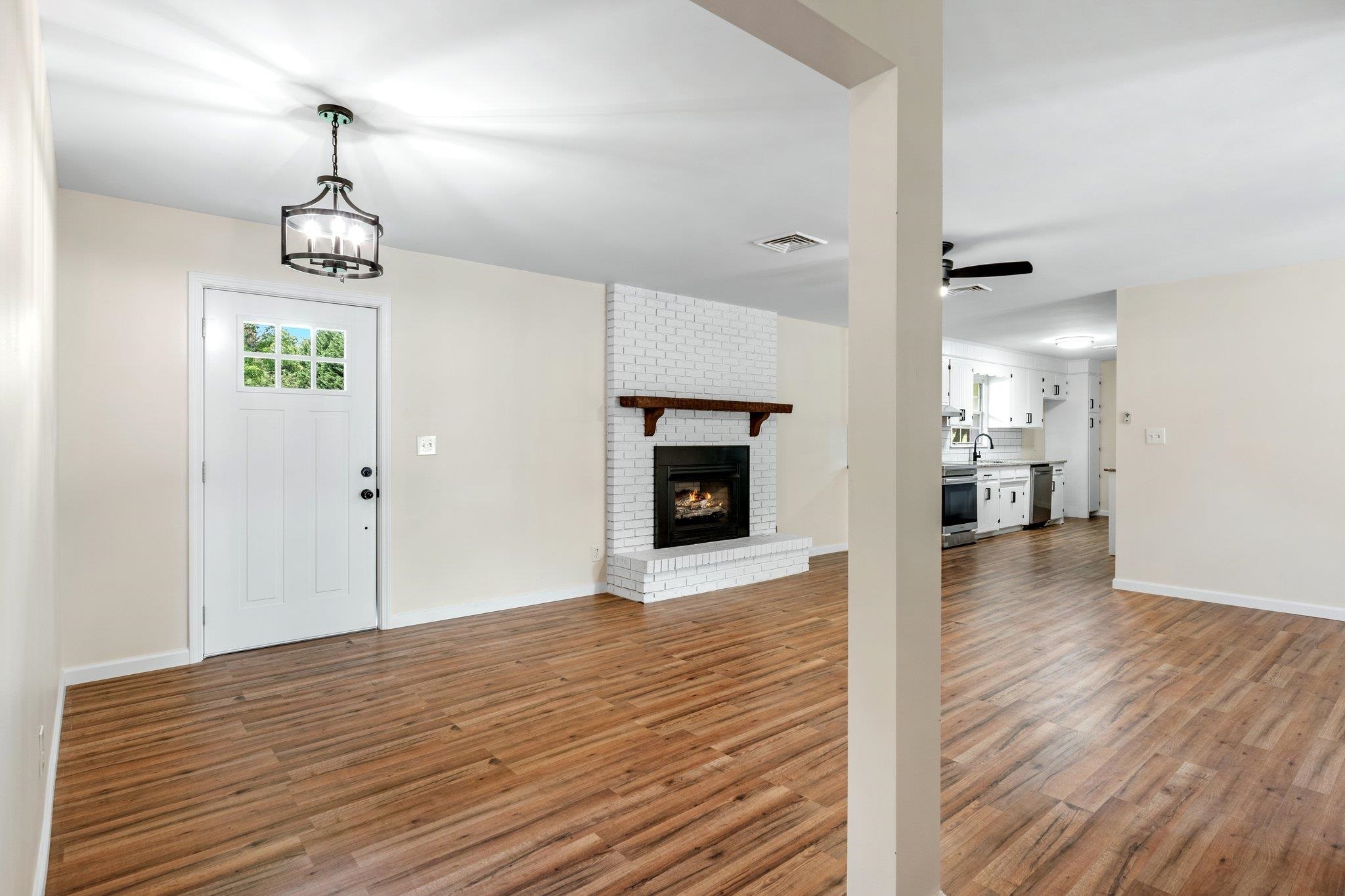 110 Scenic Circle Boiling Springs, SC 29316 - Photo 12 of 31 Gallery Image 12
