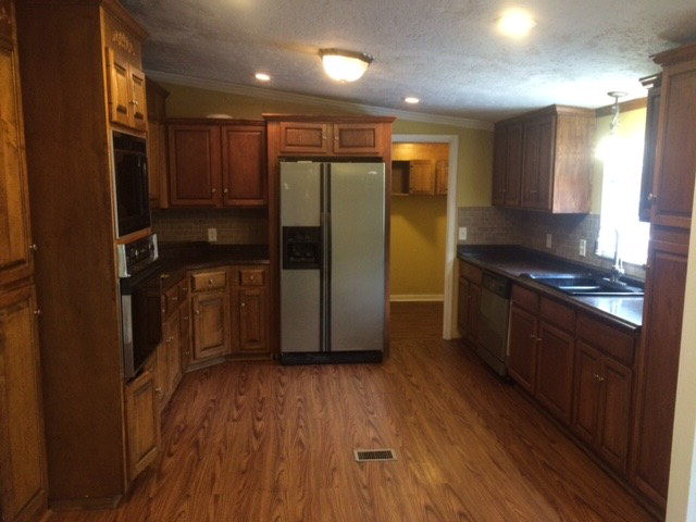 1003 Horseshoe Road Augusta, GA 30906 - Photo 2 of 10 Spacious Kitchen