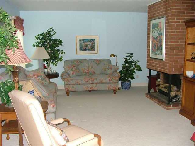 389 Darbyhurst Road Columbus, OH 43228 - Photo 2 of 4 Gallery Image 2