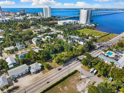 $250,000 | 1526 Park Avenue, Fort Myers, FL 33901