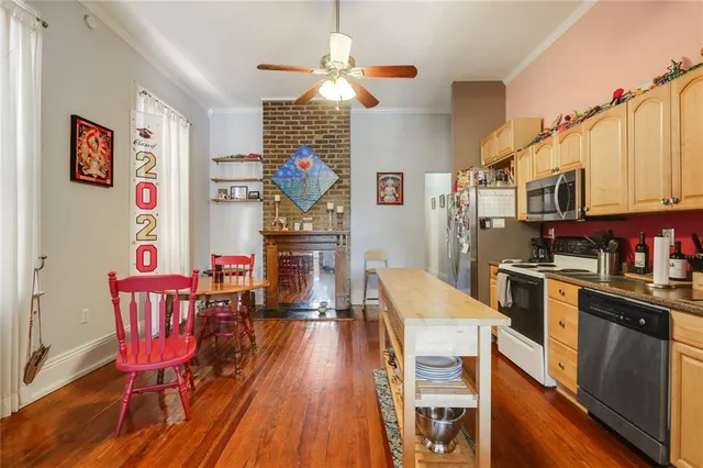 $1,600 | 812 Valmont Street, New Orleans, LA 70115