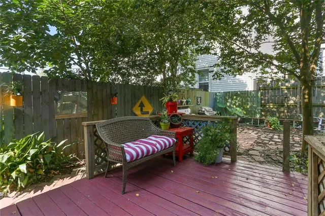 $1,600 | 812 Valmont Street, New Orleans, LA 70115