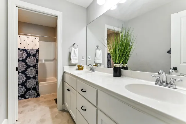 $3,500 | 2325 Keystone Avenue Northeast, St. Michael, MN 55376