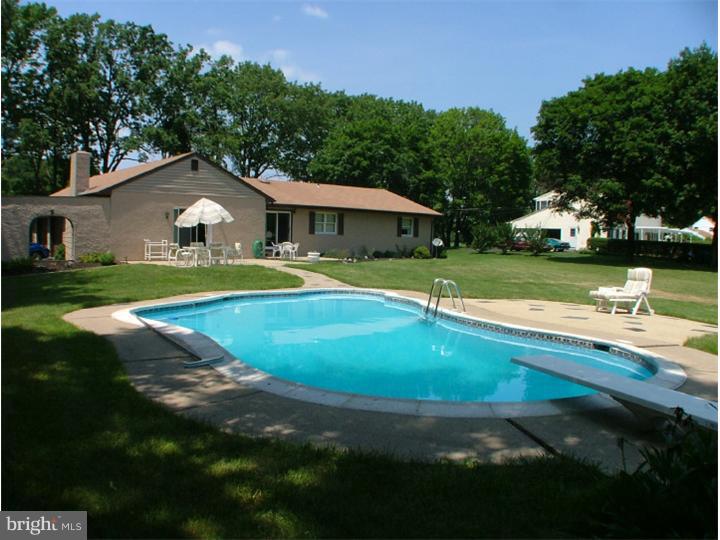4937 New Road Buckingham, PA 18938 - Photo 21 of 25 Pool