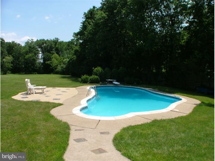 4937 New Road Buckingham, PA 18938 - Photo 22 of 25 Pool
