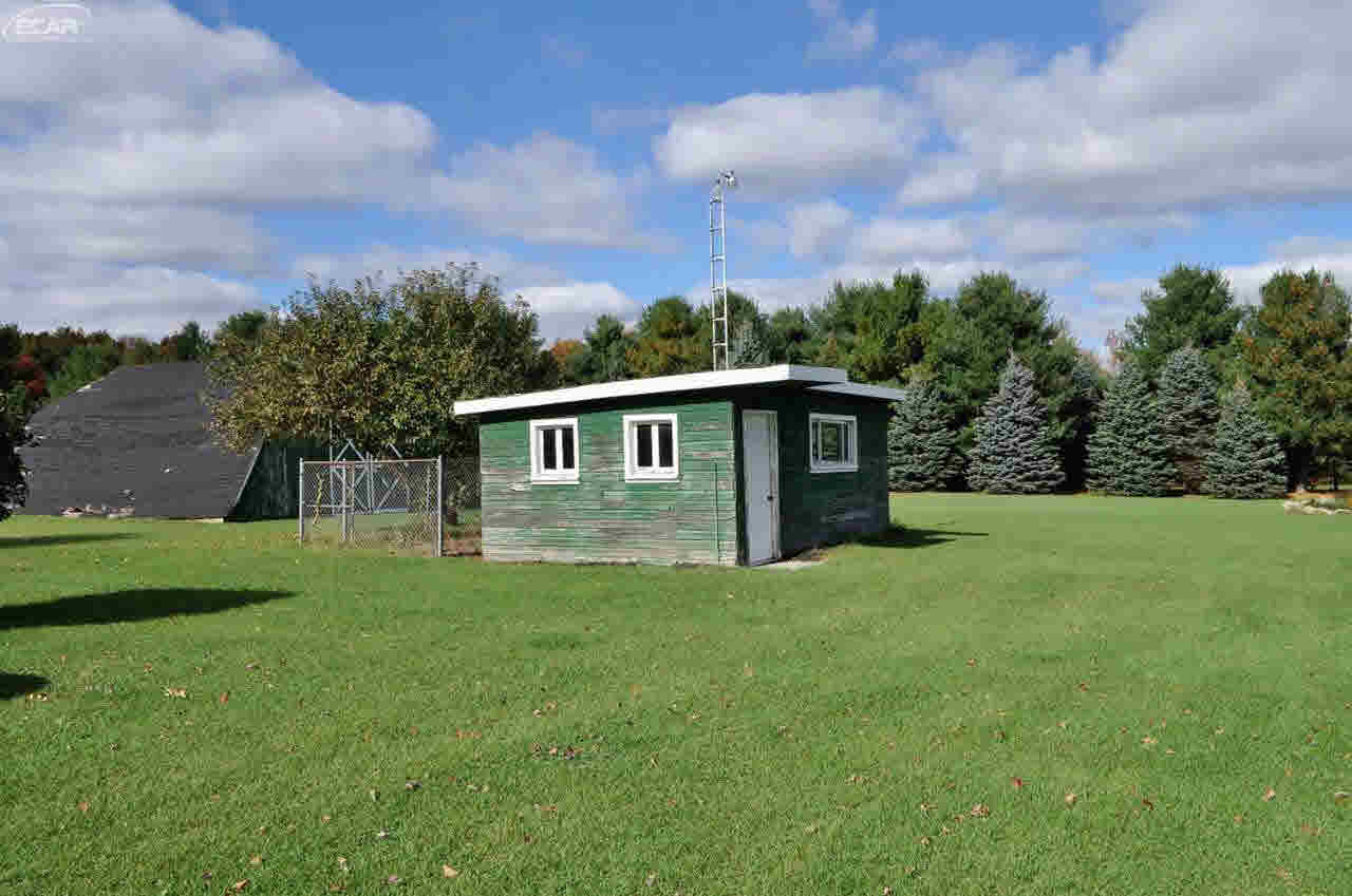 8291 Morrish Road Flushing, MI 48433 - Photo 17 of 32 21230330-16.JPG