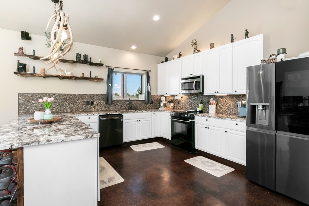 5746 Friedrich Road Harper, TX 78631 - Photo 8 of 25 Gallery Image 8