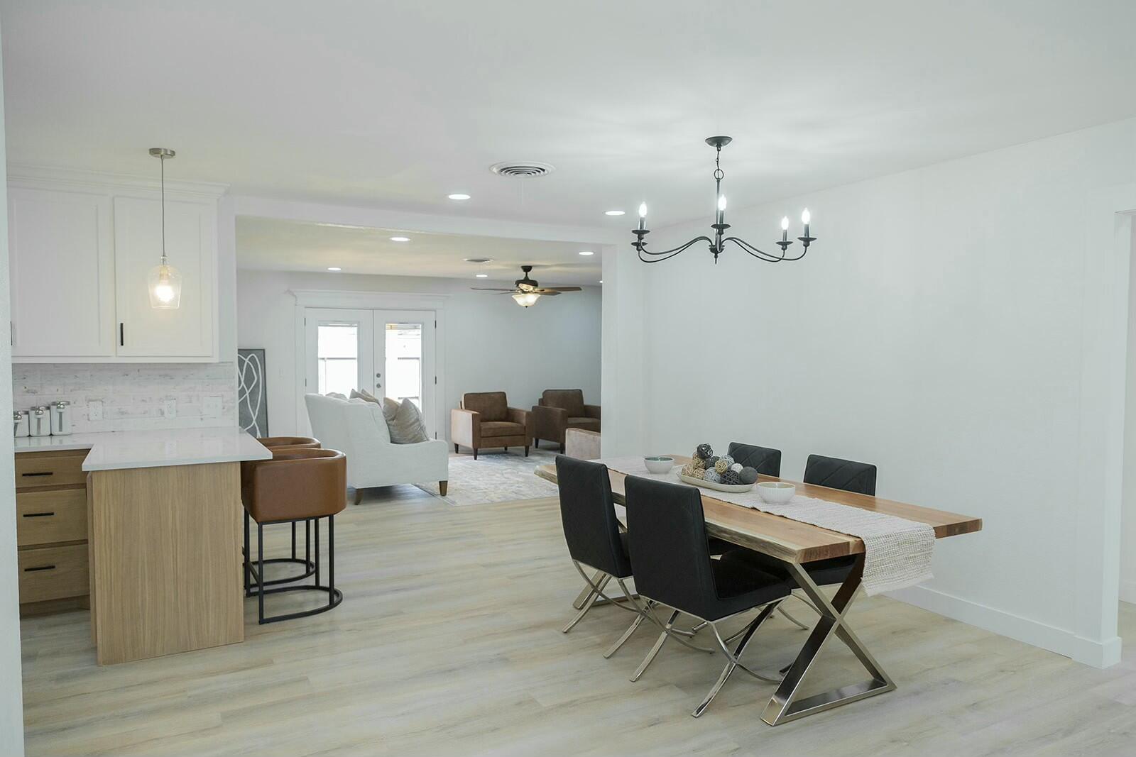 2802 West 20th Plainview, TX 79072 - Photo 5 of 50 a view of a dining room with furniture