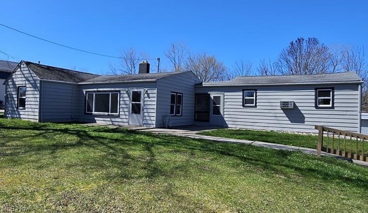 4660 Darrow Road Stow, OH 44224 - Photo 2 of 25 Single-story structure with light-colored siding