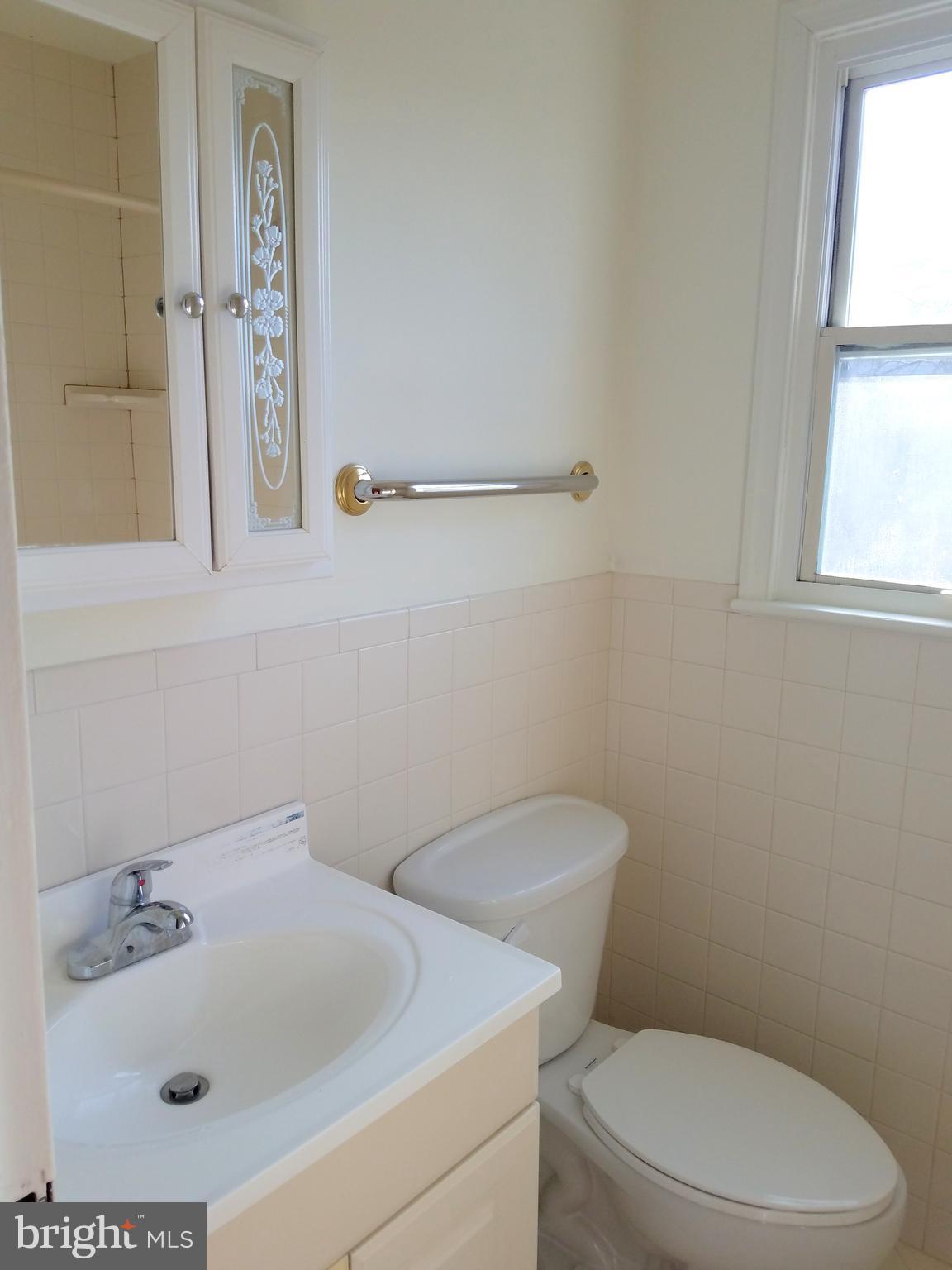 3208 Medway Street Silver Spring, MD 20902 - Photo 13 of 19 Full ceramic tub bath
