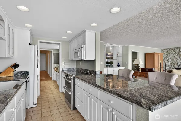 $960,000 | 610 Front Street, Unit 302, Mukilteo, WA 98275