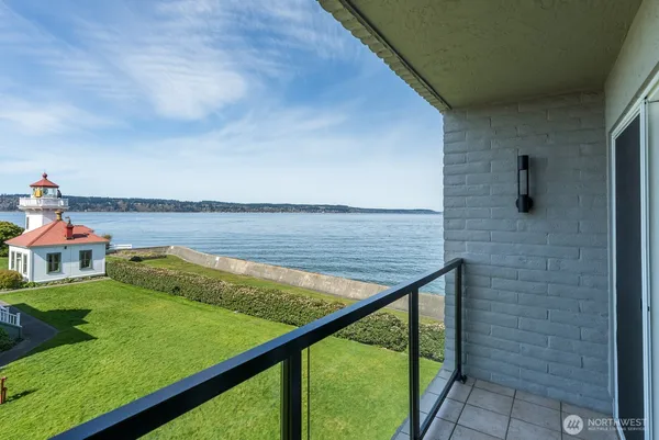 $960,000 | 610 Front Street, Unit 302, Mukilteo, WA 98275