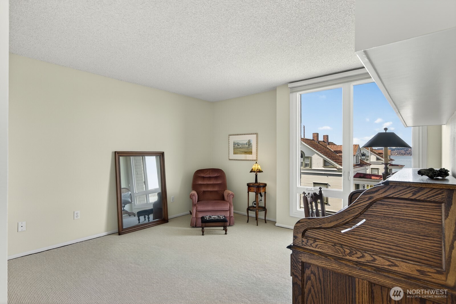 610 Front Street, Unit 302 Mukilteo, WA 98275 - Photo 25 of 40 a view of a livingroom with furniture and windows