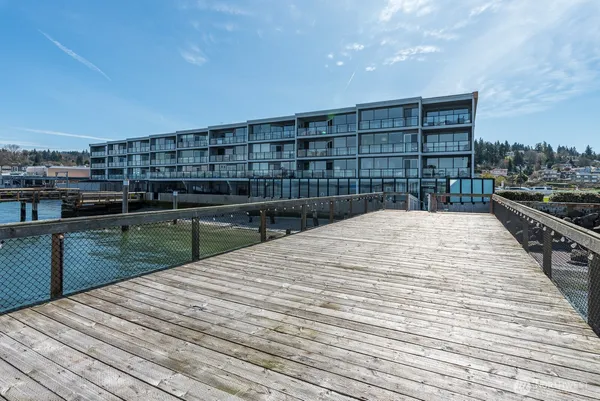 $960,000 | 610 Front Street, Unit 302, Mukilteo, WA 98275