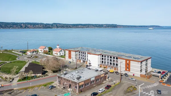 $960,000 | 610 Front Street, Unit 302, Mukilteo, WA 98275
