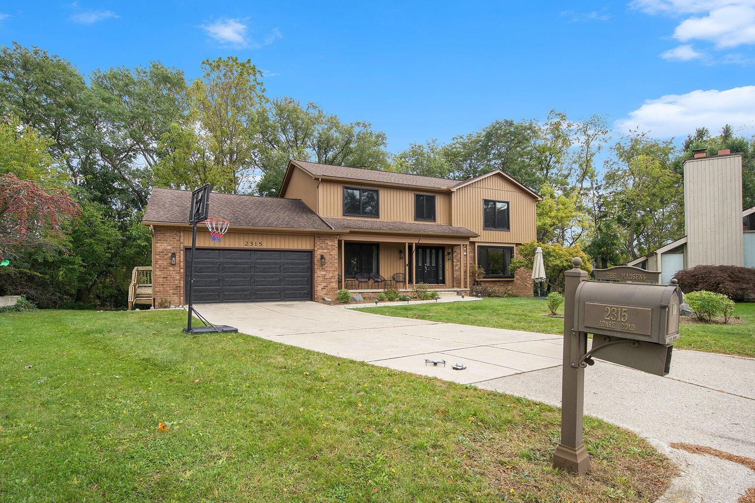 2315 Adare Road Ann Arbor, MI 48104 - Photo 2 of 47 20240415154707532684000000-o