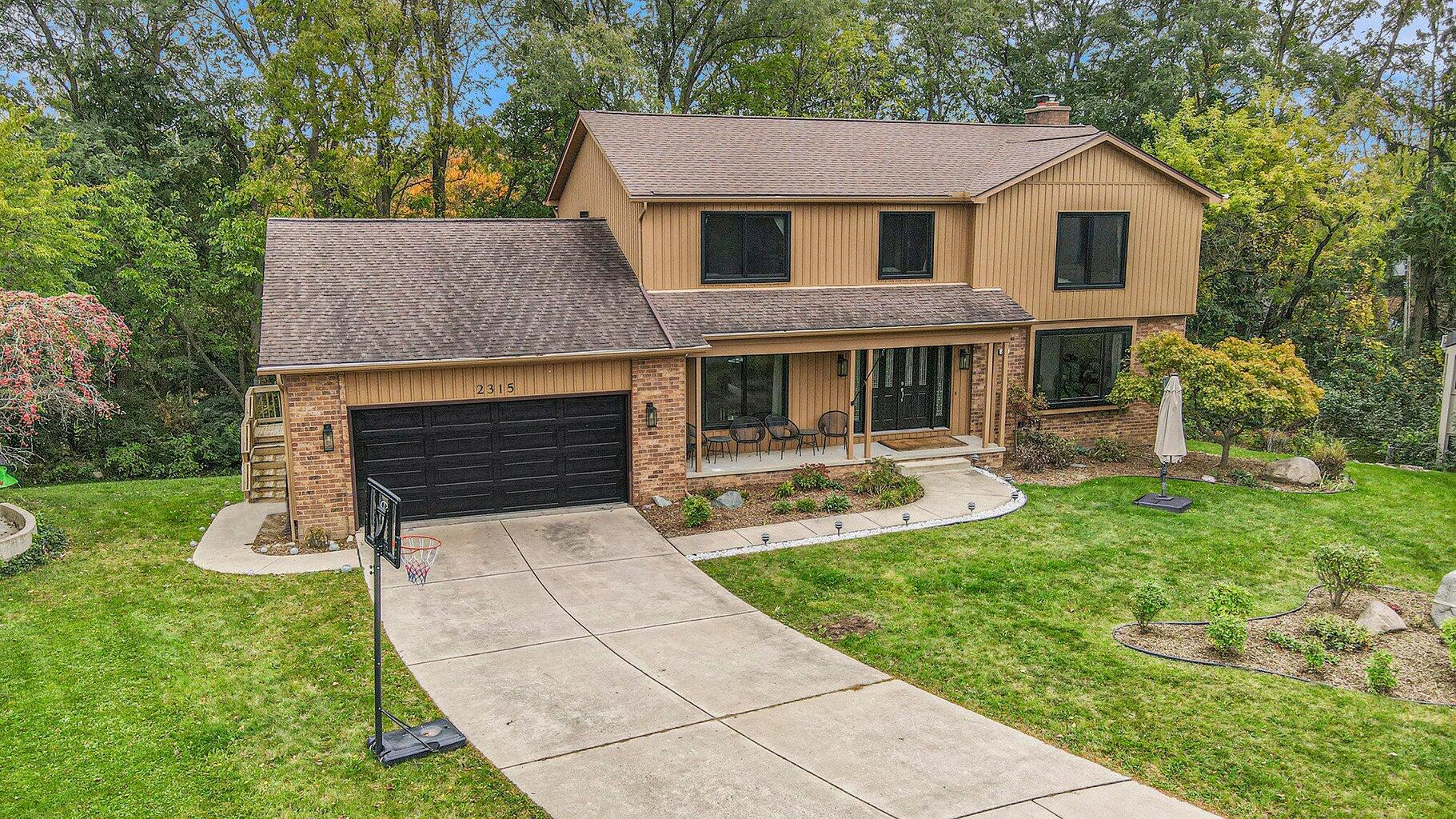 2315 Adare Road Ann Arbor, MI 48104 - Photo 3 of 47 20240415154749246679000000-o