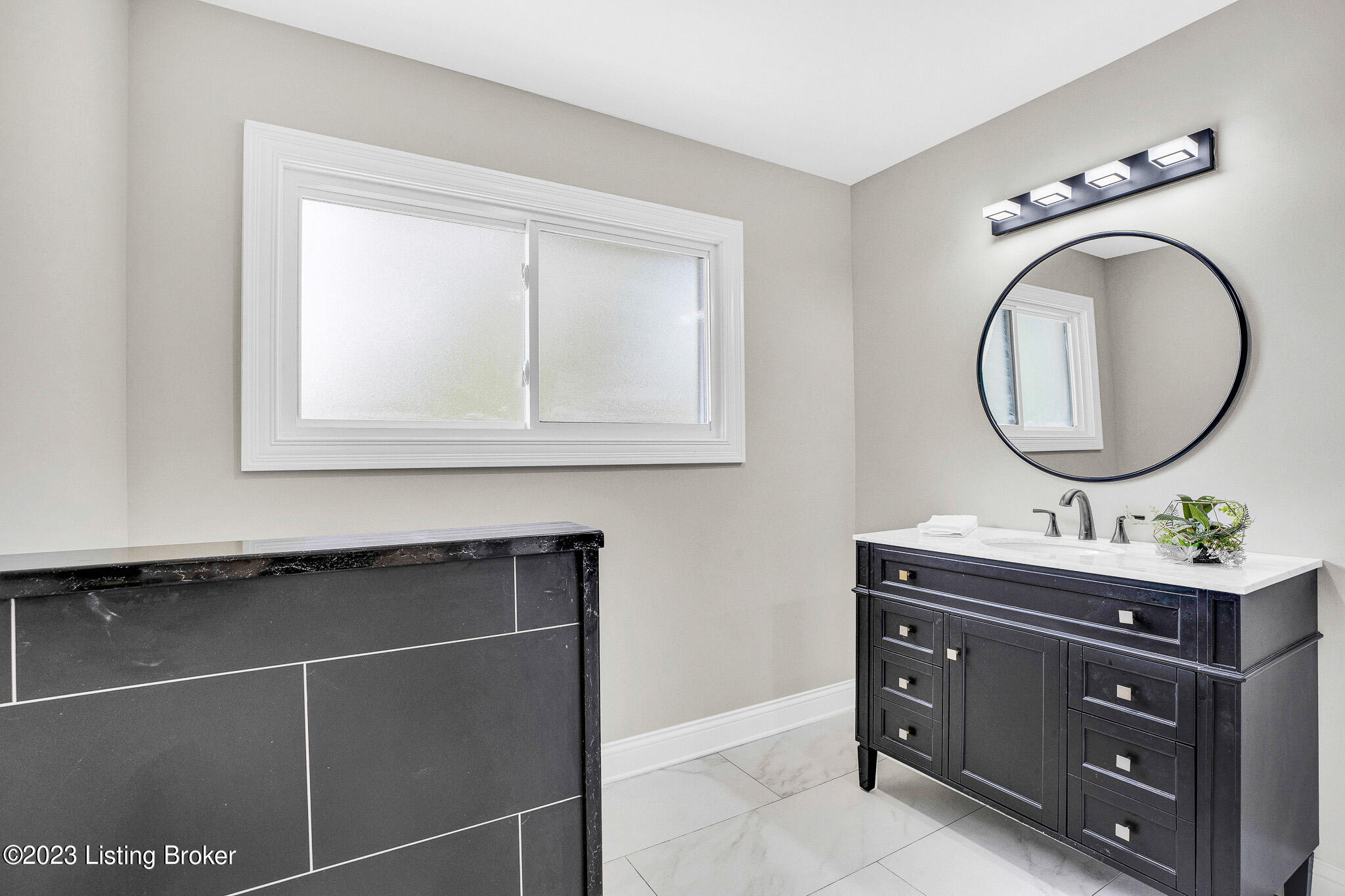 726 Indian Ridge Road Louisville, KY 40207 - Photo 31 of 50 Full second bath