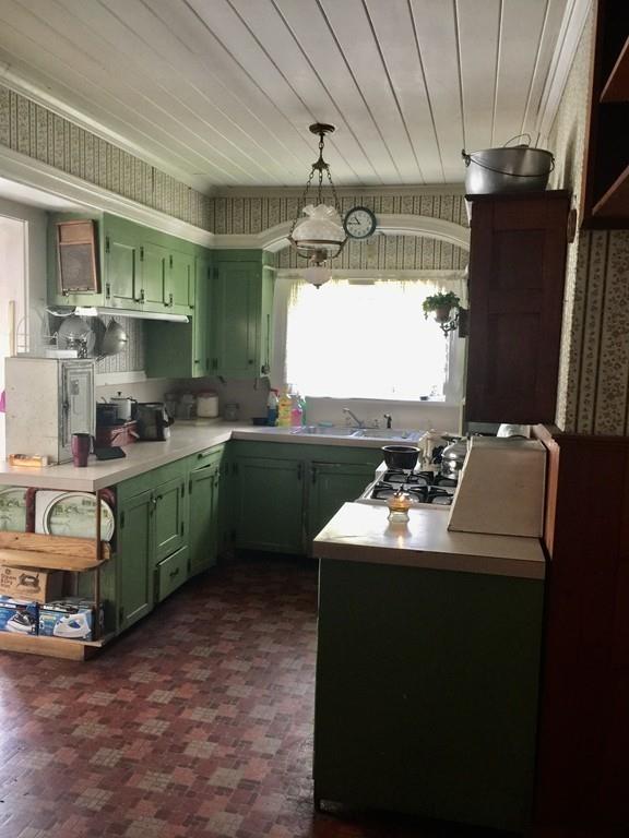 593 Old County Road Westport, MA 02790 - Photo 9 of 42