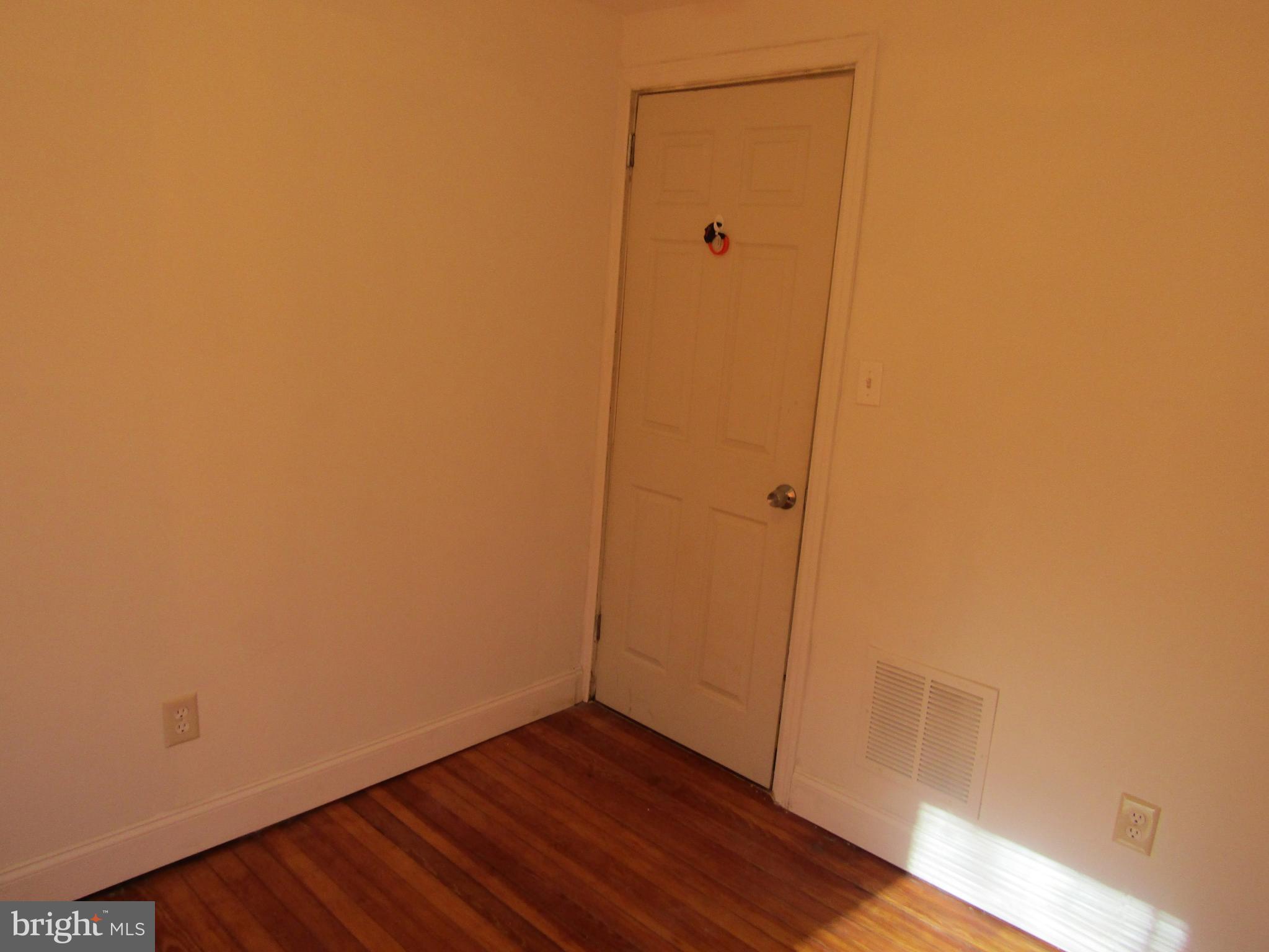 1421 Collings Road Camden, NJ 08104 - Photo 15 of 17