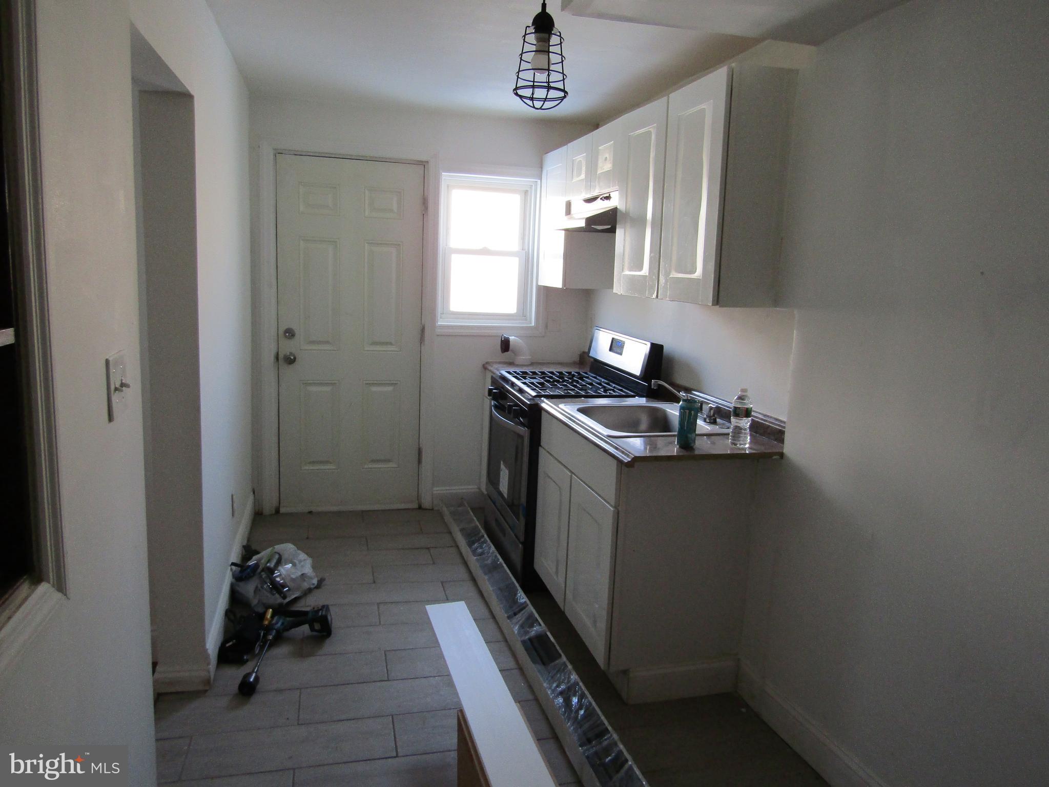 1421 Collings Road Camden, NJ 08104 - Photo 5 of 17