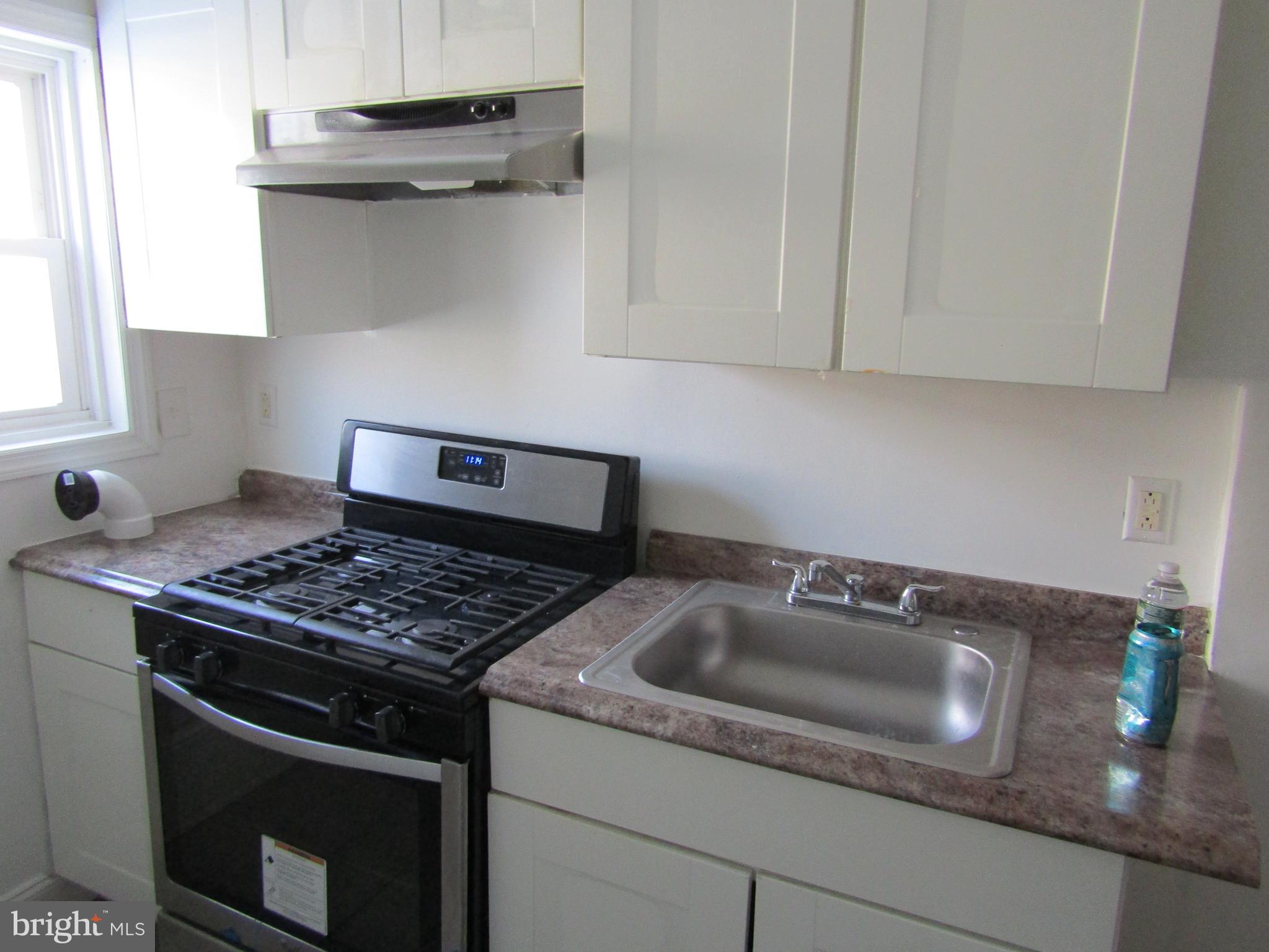 1421 Collings Road Camden, NJ 08104 - Photo 6 of 17