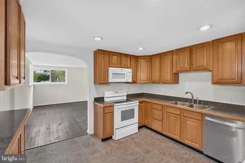 $1,267,000 | 750 North George Mason Drive, Arlington, VA 22203