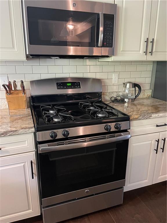301 Trinity Way Wexford, PA 15090 - Photo 9 of 24 Gas stove