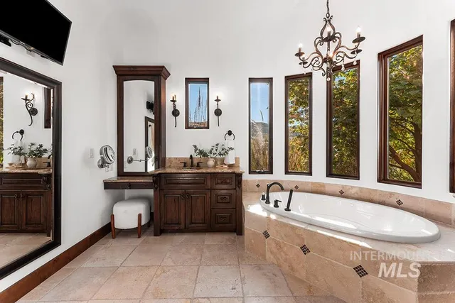 $2,995,000 | 473 North Strata Via Way, Boise, ID 83712