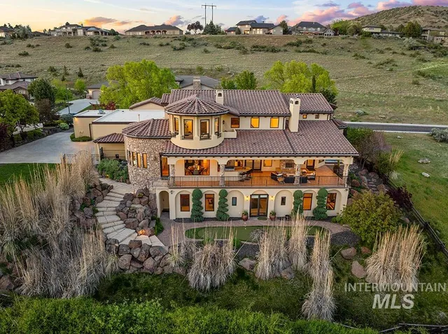 $2,995,000 | 473 North Strata Via Way, Boise, ID 83712