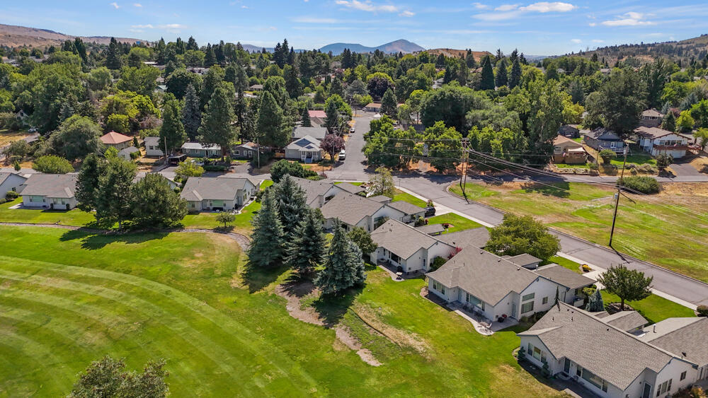1007 Bismark Street Klamath Falls, OR 97601 - Photo 43 of 47 1007BismarkSt.-Aerials-5