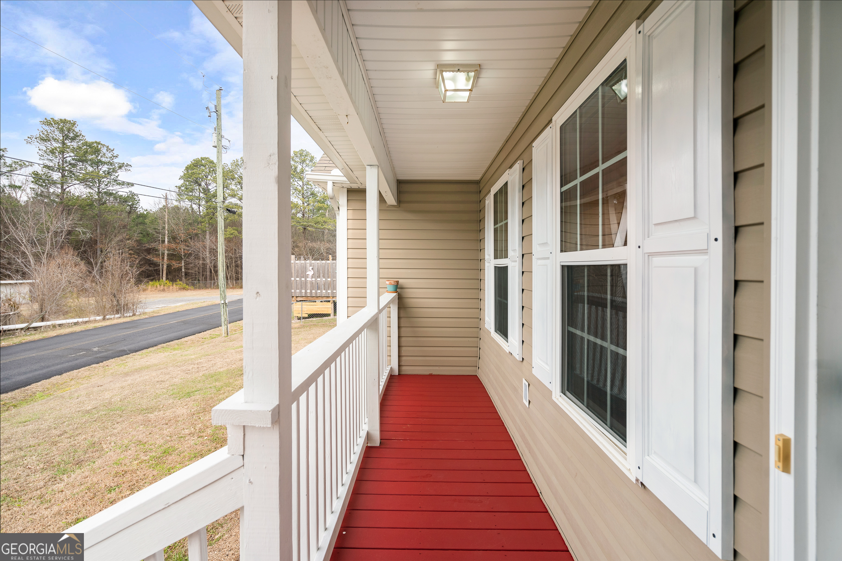 80 Columbus Street Chatsworth, GA 30705 - Photo 6 of 40 a view of a balcony